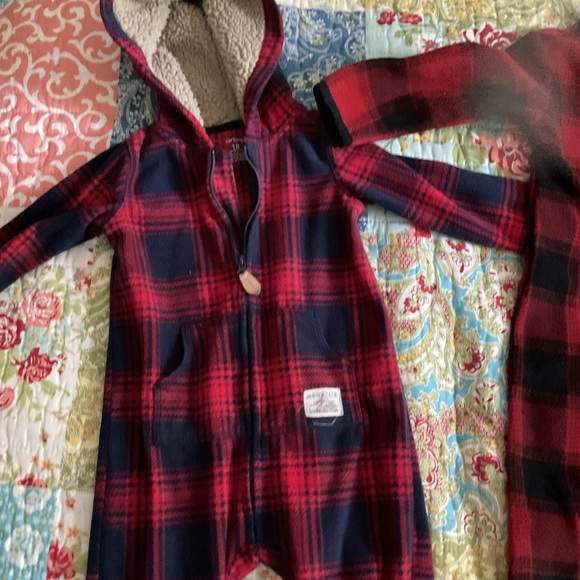 Infant boy lot of 2 Carters/Old Navy buffalo plaid winter buntings 18 to 24 mon - Picture 2 of 5